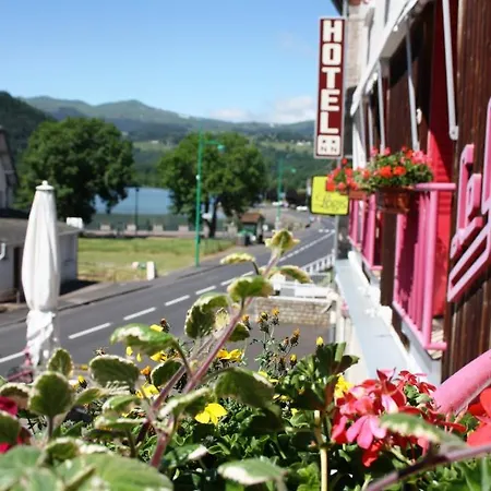 Restaurant Le Grillon Hotel Chambon-sur-Lac