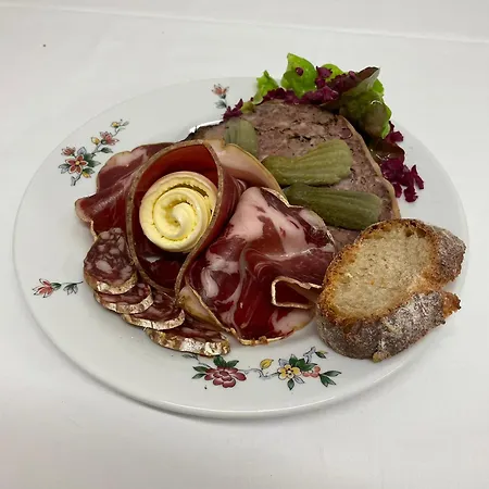 Hotel Restaurant Le Grillon 2*